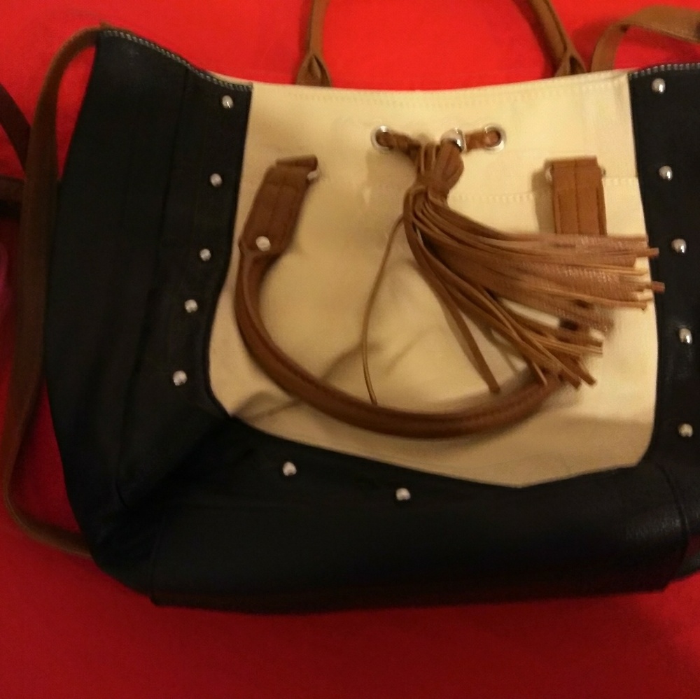 Purses - Picture 3 of 8